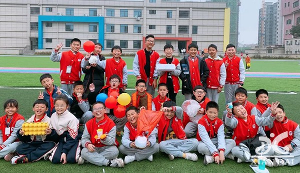 南昌現(xiàn)代外國語學校小學部趣味科學實驗